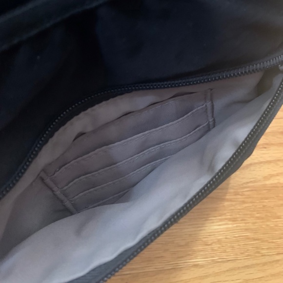 Baggallini crossbody bag - Picture 3 of 5